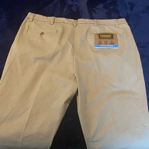 Men’s Foundry temp flex straight fit khaki pants 46x30